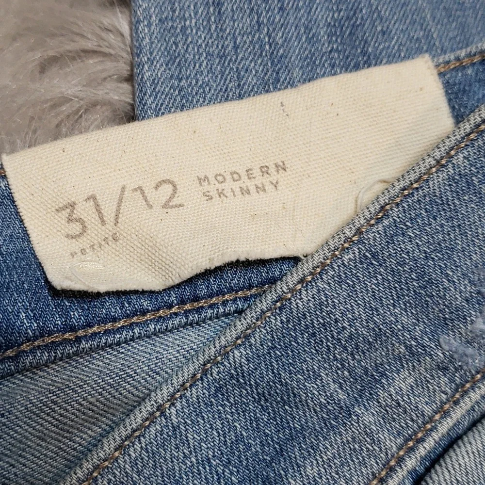 LOFT Modern Skinny Jeans size 12 P - Picture 4 of 9